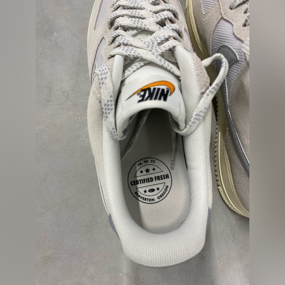 Nike Air Force 1 07 LV8 - Picture 5 of 7